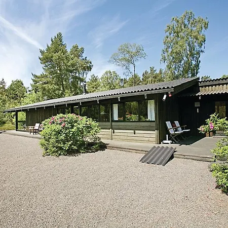 Casa vacanze Three-bedroom Holiday Nexo With A Fireplace 01
