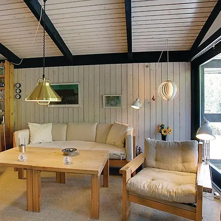 Three-bedroom Holiday Nexo With A Fireplace 01 Snogebæk