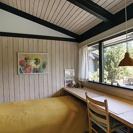 Three-bedroom Holiday Nexo With A Fireplace 01 *