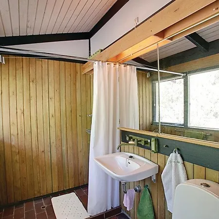 Casa vacanze Three-bedroom Holiday Nexo With A Fireplace 01